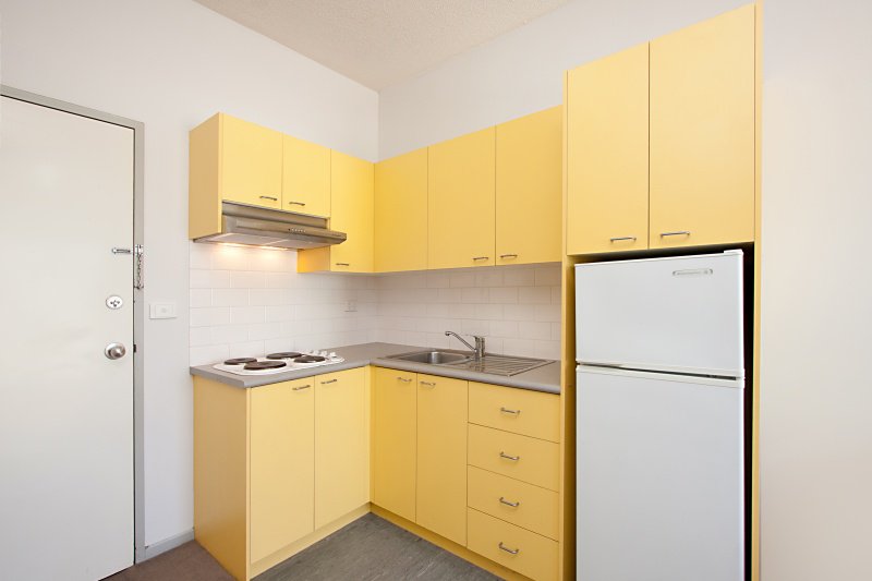 3 Bedroom Apartment at Student Living 570 Swanston — photo 3