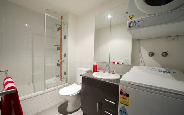 One Bedroom Apartment — 2 x Twin Single — photo 3
