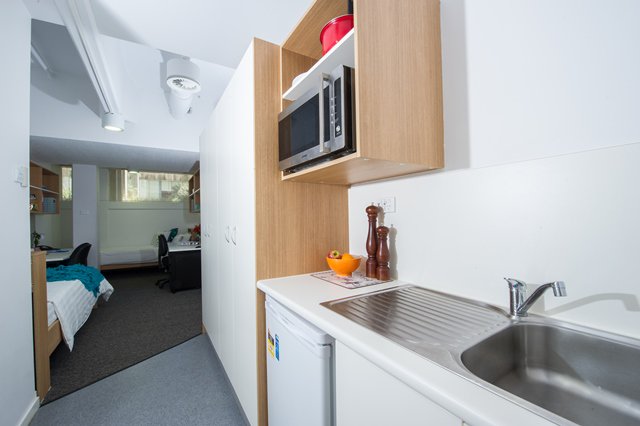 Shared Studio Apartment at UniLodge @ UC - Weeden Lodge — photo 2