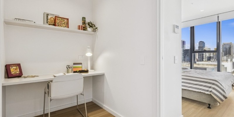 1 Bed 1 Bath + Study Nook (UF) — photo 1