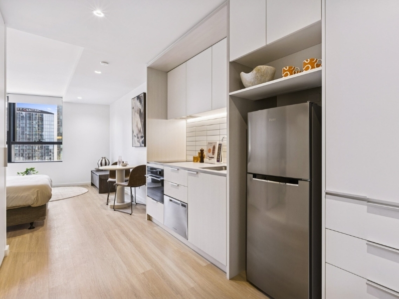 Studio at West Tower, Melbourne Quarter — photo 2