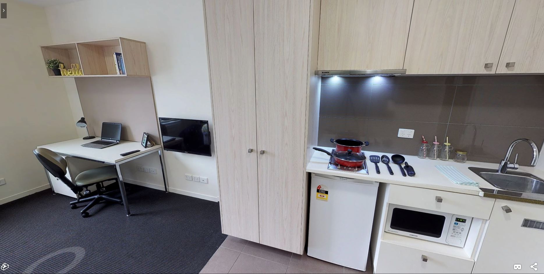 Studio Deluxe Apartment at Student Living On Cobden — photo 2