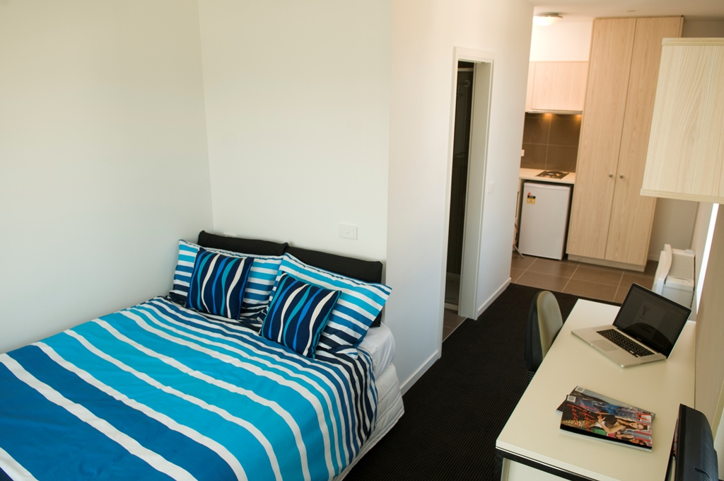 Studio Deluxe Apartment at Student Living On Cobden — photo 4