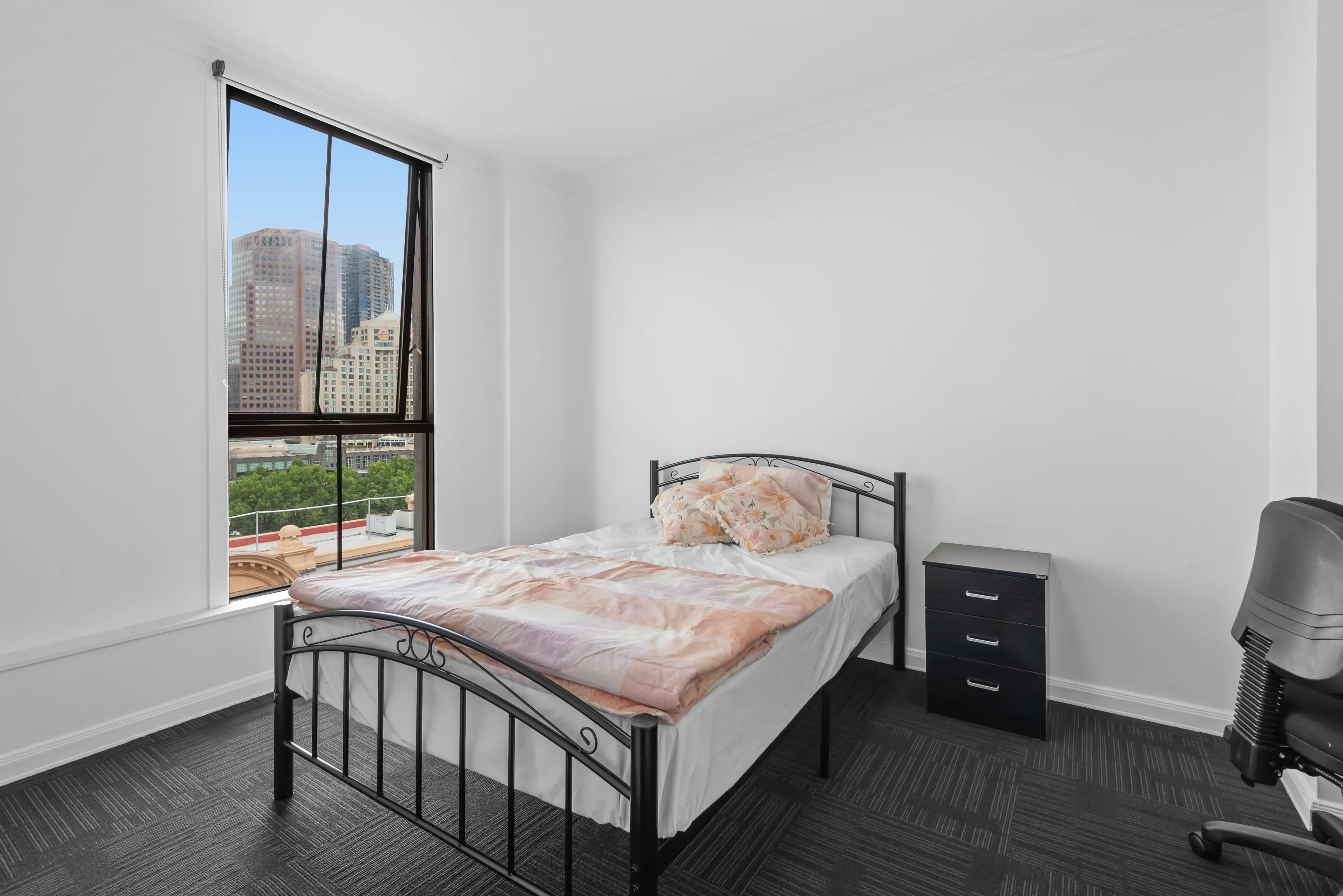 1 Bedroom Apartment — Standard — photo 4