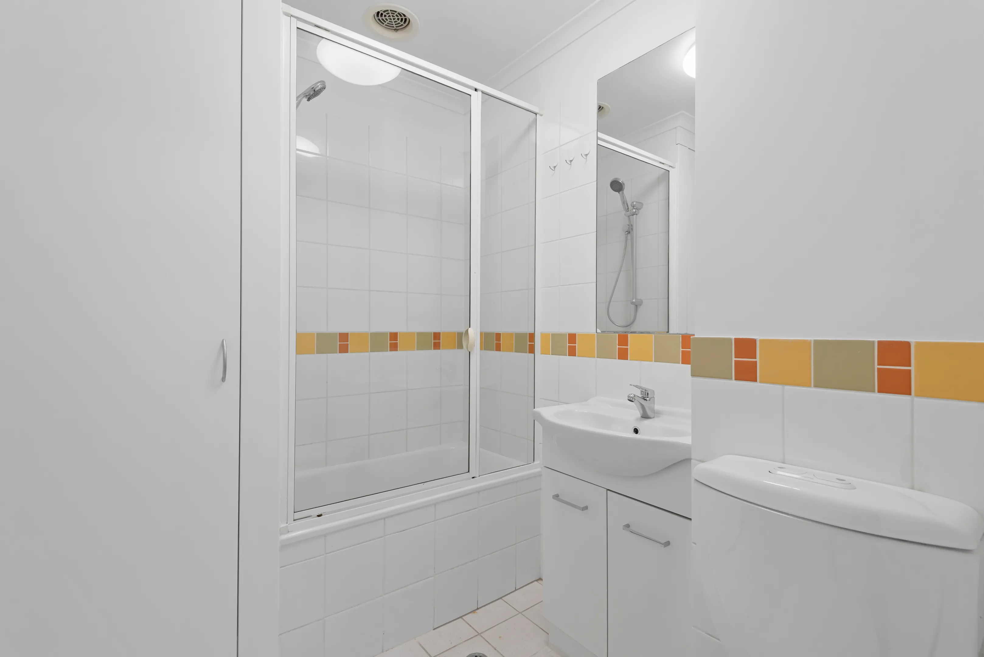 2 Bedroom Apartment — Large — photo 2