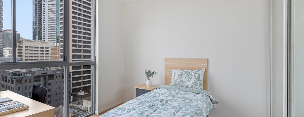 2 Bedroom Apartment - Large — Low Level — photo 4