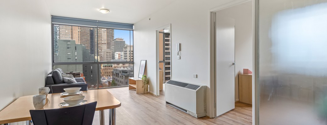 2 Bedroom Apartment - Large — Low Level — photo 2
