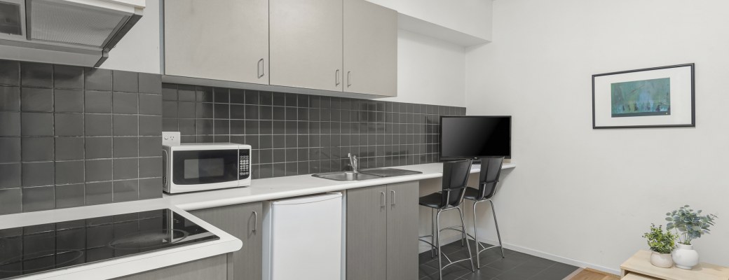 2 Bedroom Apartment - Small — Low Level — photo 2