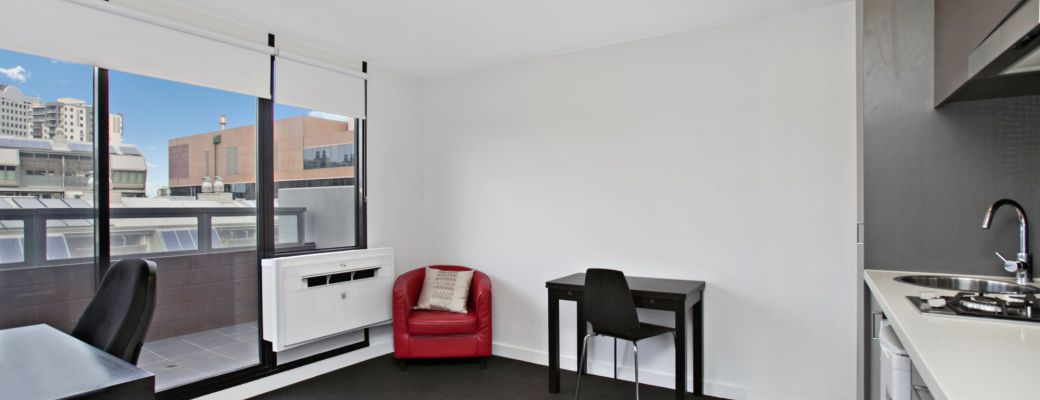 1 Bedroom Apartment — Balcony — photo 2