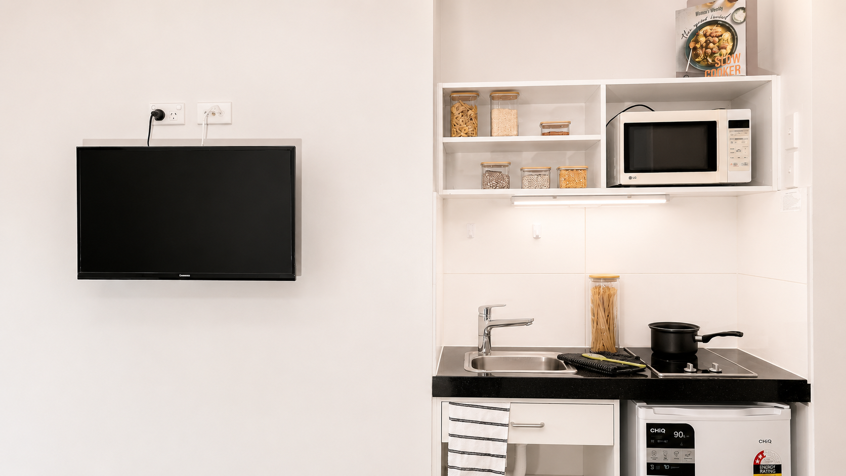 Single Studio Apartment at Student Living - Waymouth — photo 3