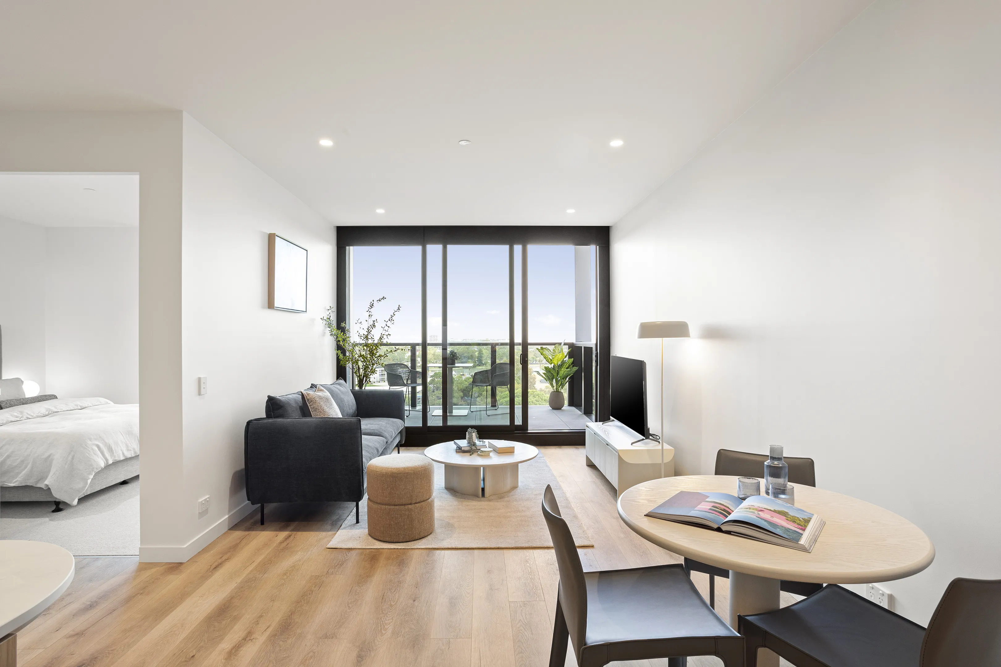1 Bedroom Apartment Unfurnished — photo 2