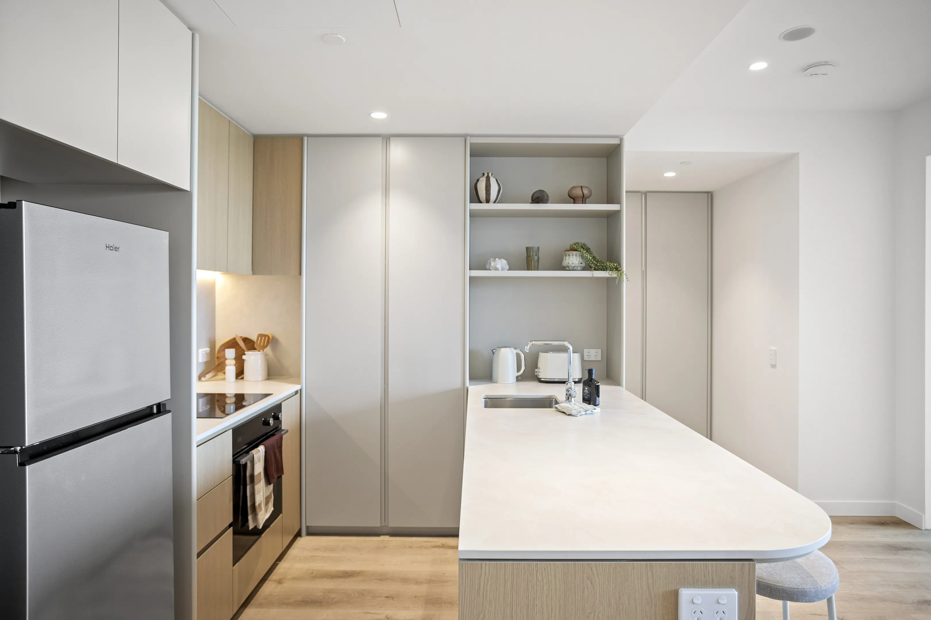 1 Bedroom Apartment Unfurnished — photo 3