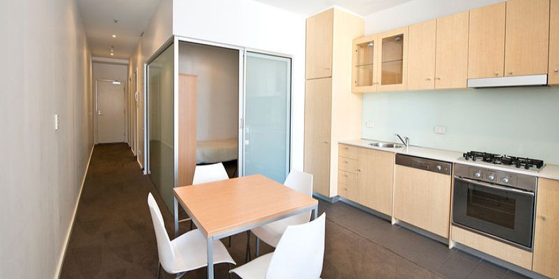2 bedroom - unfurnished — photo 3