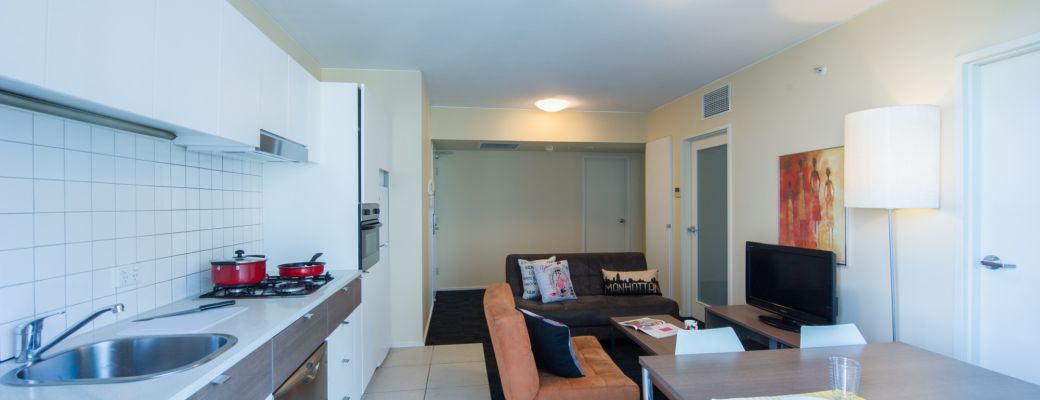 1 Bedroom within a 3 Bedroom Apartment — Deluxe Level 9-14 — photo 3