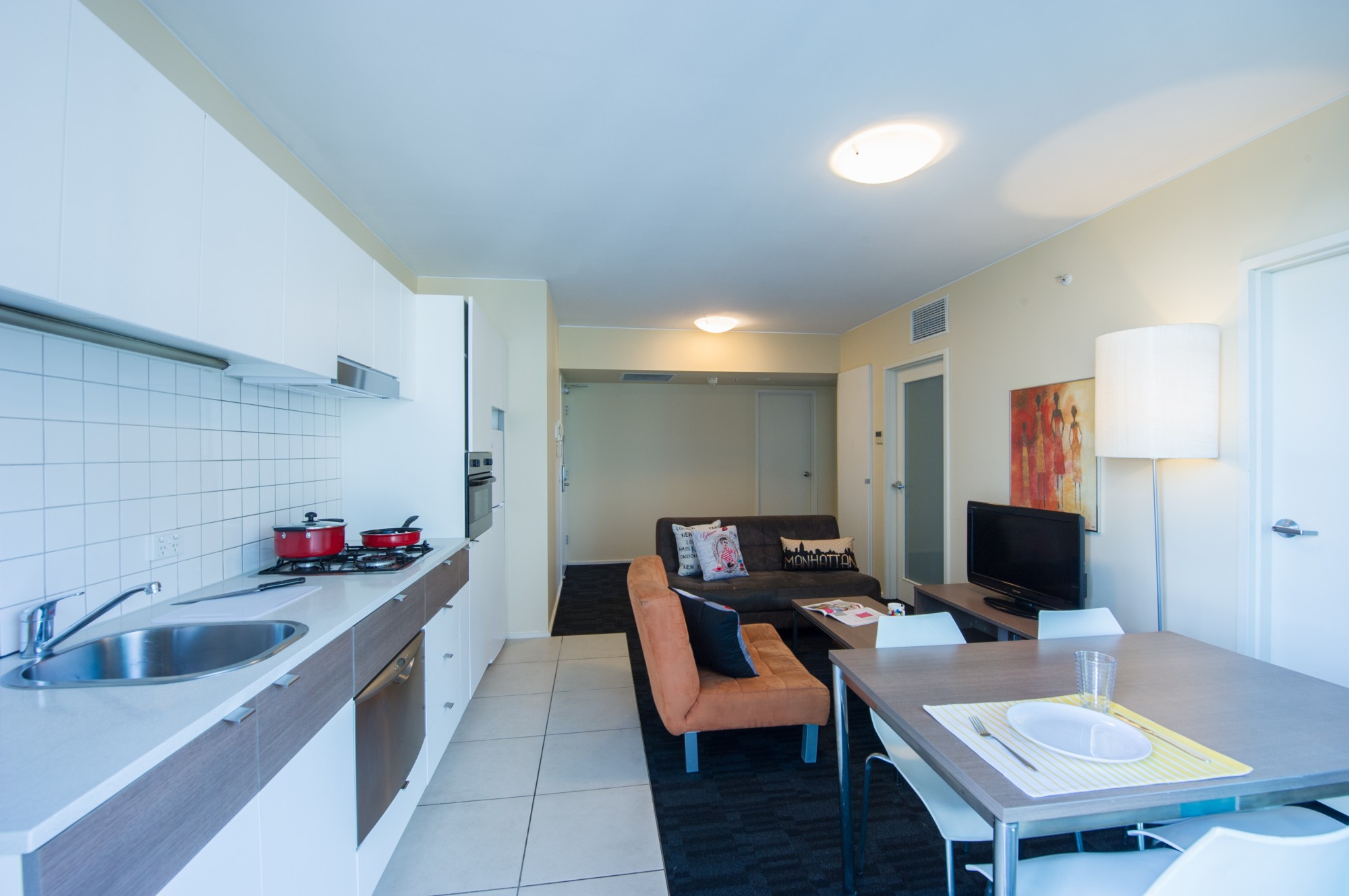 1 Bedroom within a 3 Bedroom Apartment at Student Living - East West — photo 2