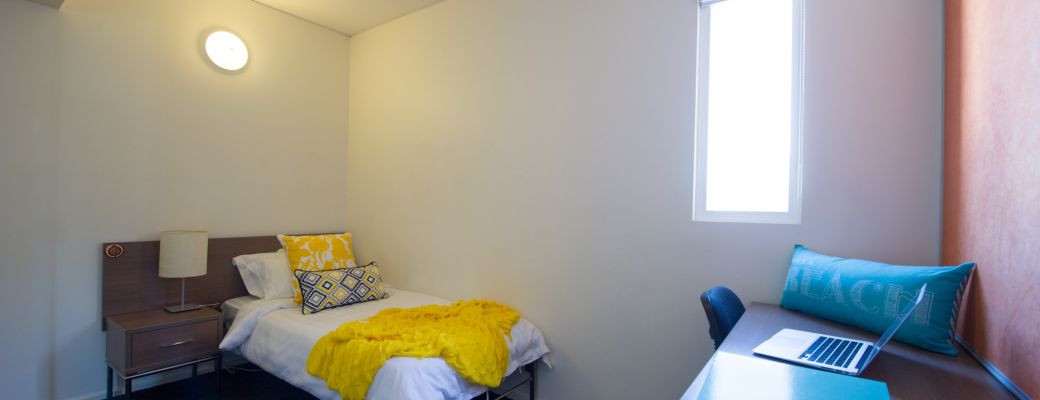 1 Bedroom within a 3 Bedroom Apartment — Deluxe Level 2-8 — photo 2