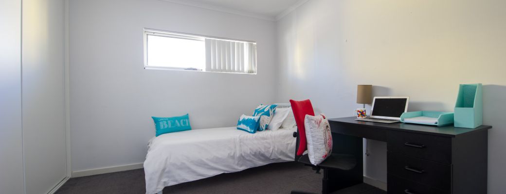 3 bdr + 1 bath + 1 ensuite Townhouse — photo 3