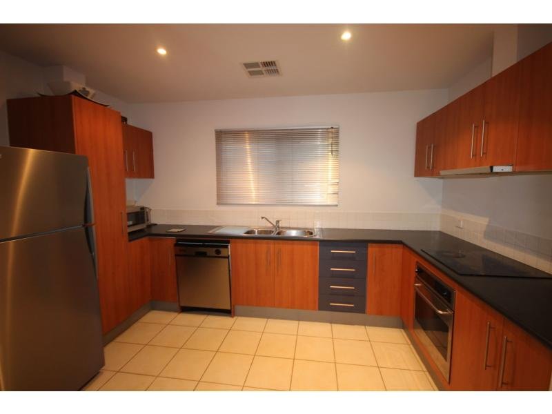 3 Bedroom Townhouse at Student Living - Edge Town — photo 2