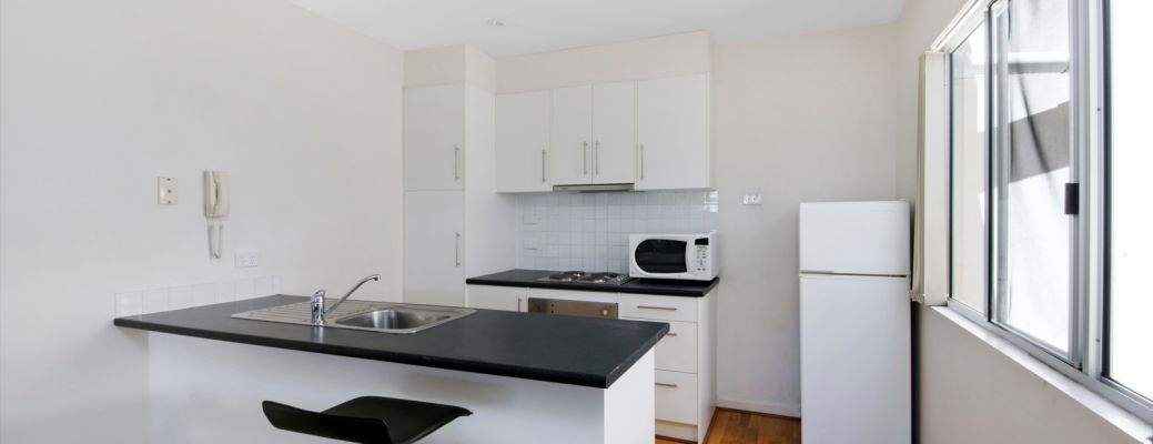 3 bdr + 1 bath Townhouse — photo 3