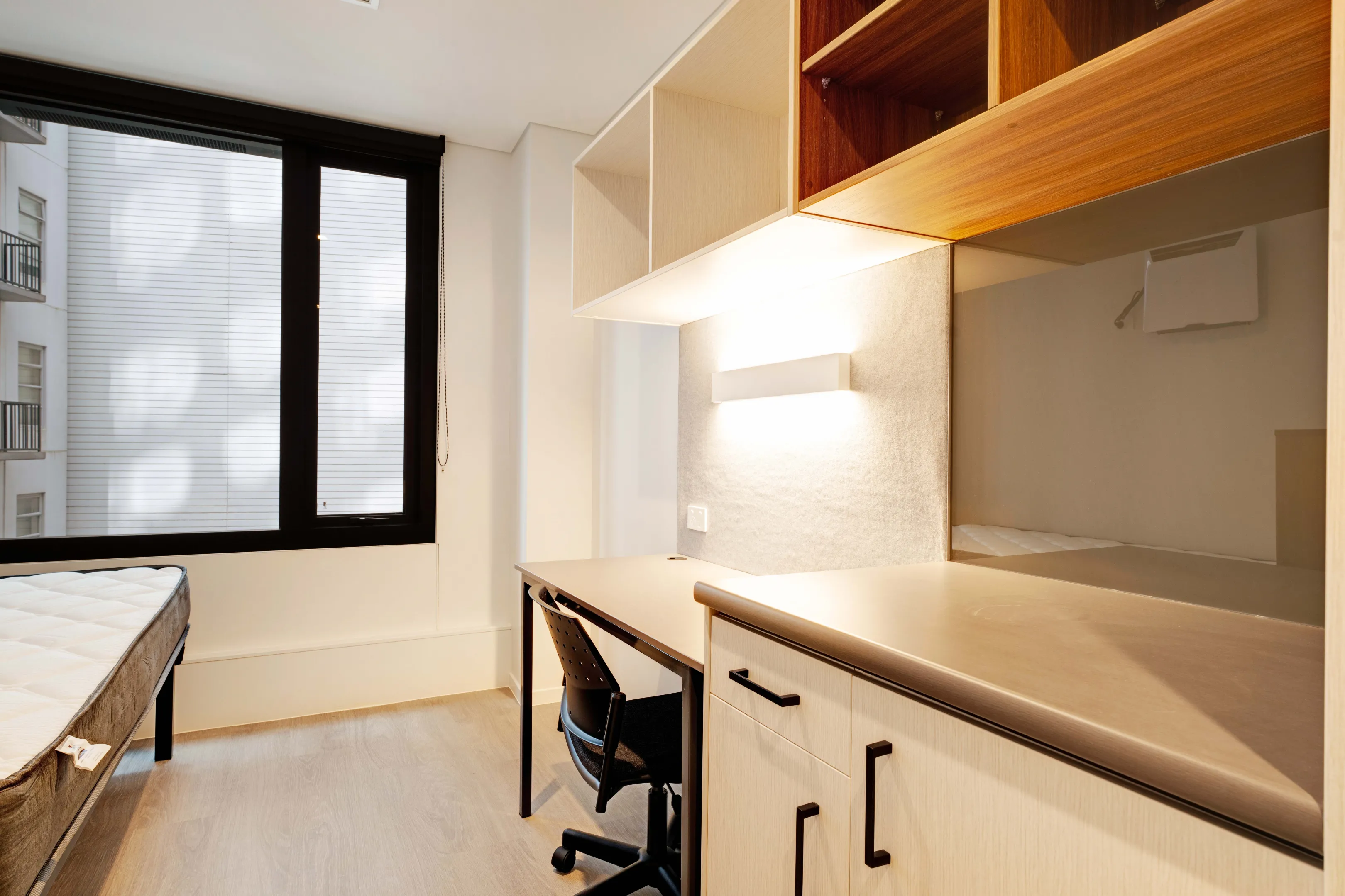Premium Ensuite at UniLodge Auckland Central — photo 3