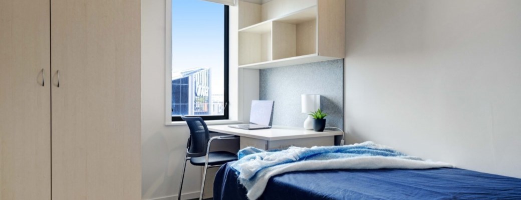 Room in a 5 Bedroom Apartment Small — photo 5
