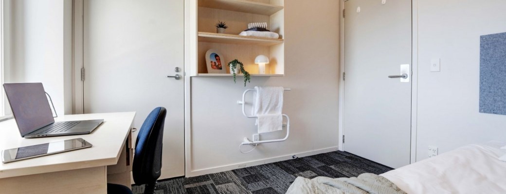 Room in a 4 Bedroom Apartment Small — photo 2