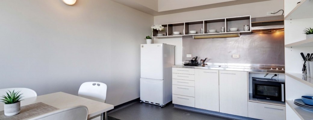 Room in a 4 Bedroom Apartment Superior Small — photo 3