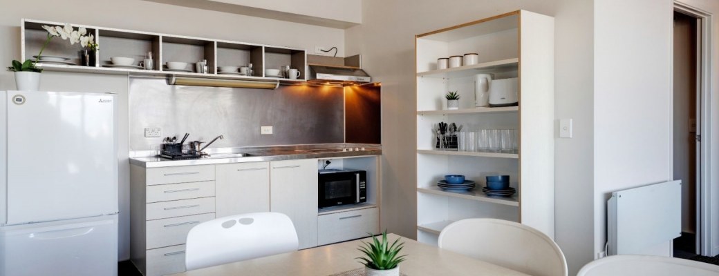 Room in a 5 Bedroom Apartment Small — photo 3