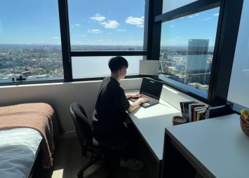 UniLodge Melbourne CBD Studio Premium Corner Bed