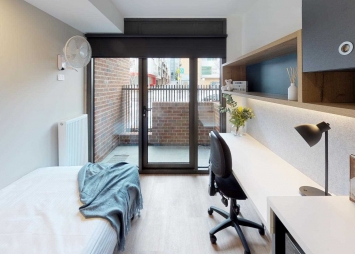 NRAS Studio with Terrace Apartment